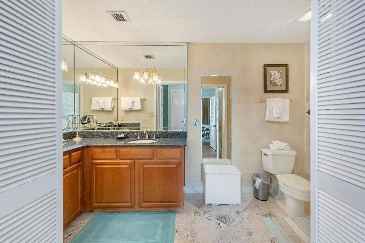 Holiday home 2122 Stunning Three-Bedroom Penthouse Shoreline Towers 2122 Destin