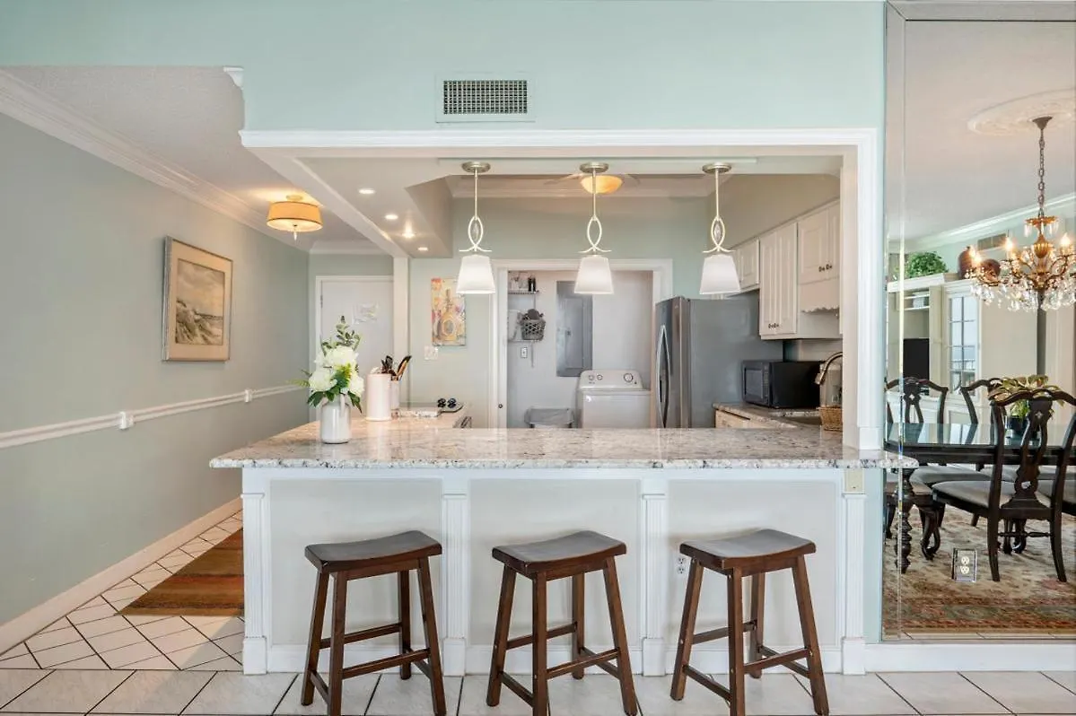 Holiday home 2122 Stunning Three-Bedroom Penthouse Shoreline Towers 2122 Destin